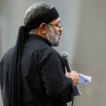 دانلود مداحی یاد بابام که میافتم دست‌ و پا گم میکنم از حاج محمود کریمی