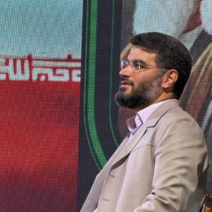 دانلود مداحی بین گودال هم دعامان کرد از حاج میثم مطیعی